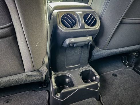 Used 2023 Jeep Wrangler Unlimited Sport AWD/4WD image 31