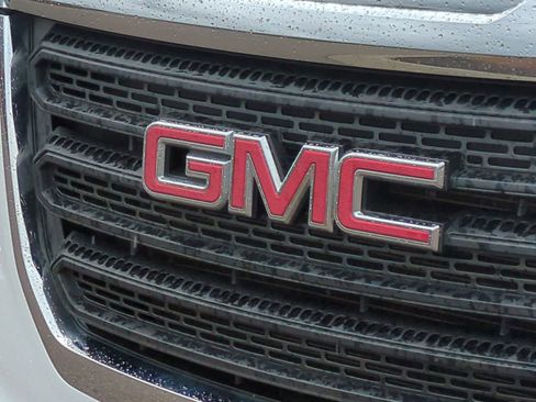 Used 2017 GMC Terrain SLE FWD image 12