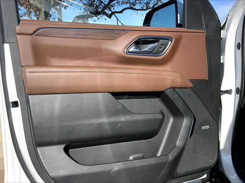 Used 2024 Chevrolet Tahoe High Country w/ Premium Package image 21