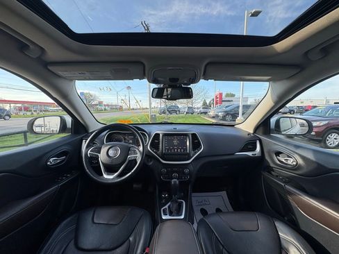 Used 2015 Jeep Cherokee Limited w/ Luxury Group image 9