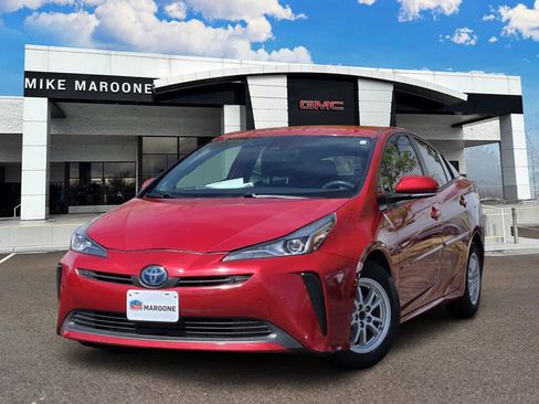 Used 2021 Toyota Prius LE FWD image 1