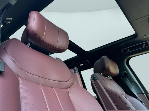 New 2026 Land Rover Range Rover Autobiography AWD/4WD image 23