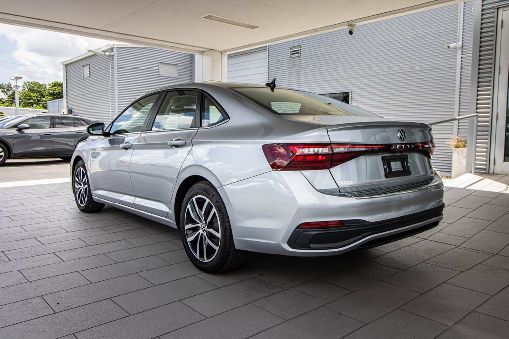 Certified 2026 Volkswagen Jetta SE FWD image 12