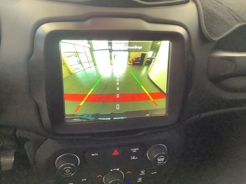 Used 2023 Jeep Renegade Latitude AWD/4WD image 26