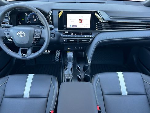 Certified 2026 Toyota Camry Hybrid w/ Convenience Package FWD image 13