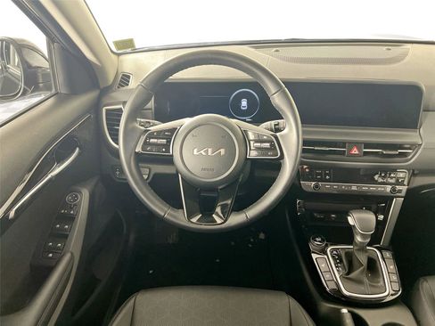 Used 2024 Kia Seltos EX image 24