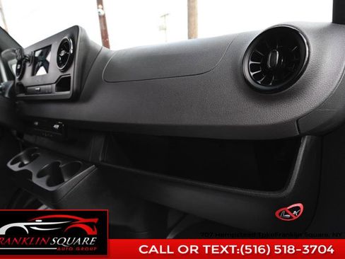 Used 2022 Mercedes-Benz Sprinter 1500 image 36