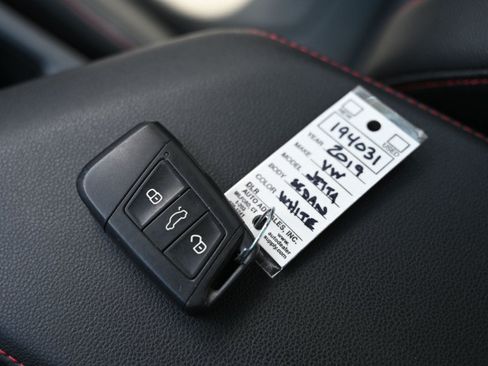 Used 2019 Volkswagen Jetta GLI Autobahn FWD image 32