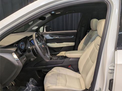 Used 2024 Cadillac XT6 Sport w/ Technology Package image 5