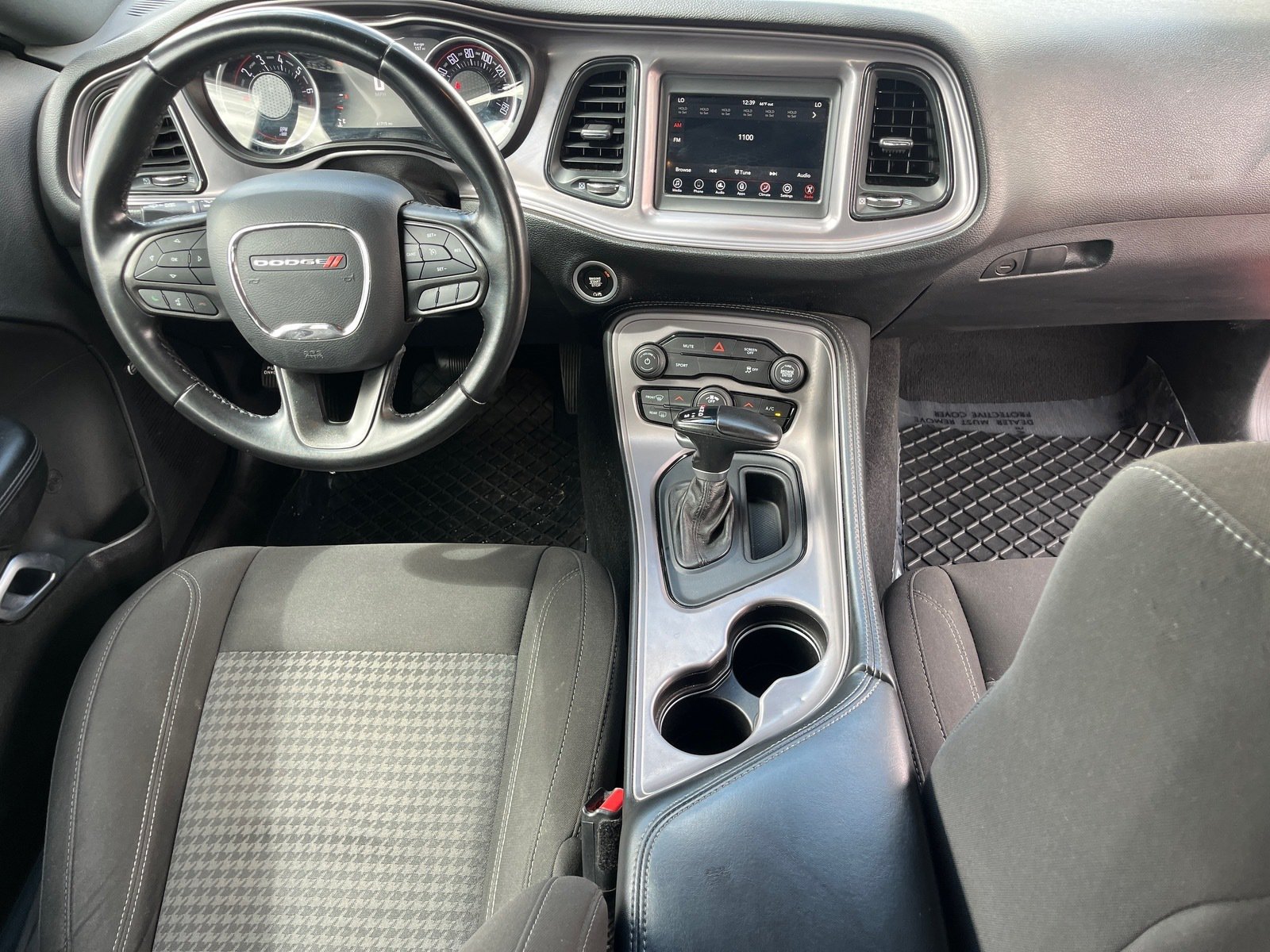 Used 2023 Dodge Challenger SXT RWD image 12