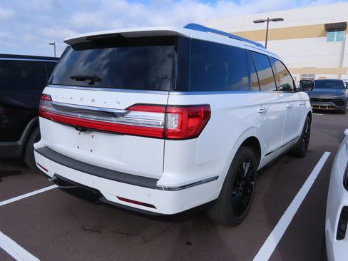 Used 2020 Lincoln Navigator Reserve w/ Equipment Group 208A Reserve image 4