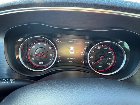 Used 2018 Dodge Charger SXT RWD image 18