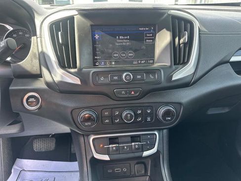 Used 2024 GMC Terrain SLE w/ Driver Convenience Package FWD image 18
