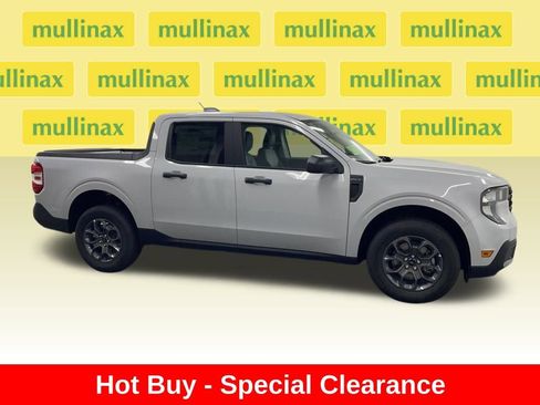 New 2025 Ford Maverick XLT image 2