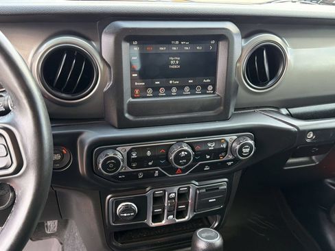 Used 2023 Jeep Wrangler Unlimited Sport AWD/4WD image 18