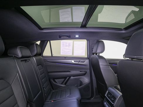 Used 2024 Volkswagen Atlas Cross Sport SEL R-Line image 26