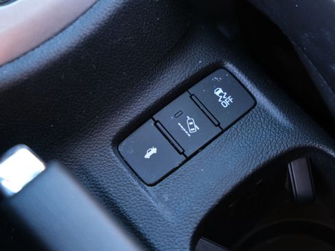 Used 2018 Chevrolet Sonic Premier w/ Driver Confidence Package image 27