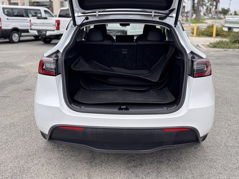 Used 2023 Tesla Model Y Long Range image 13