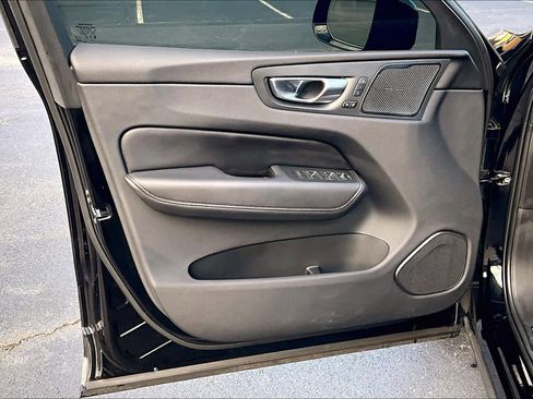 Used 2024 Volvo XC60 T8 Ultimate image 42