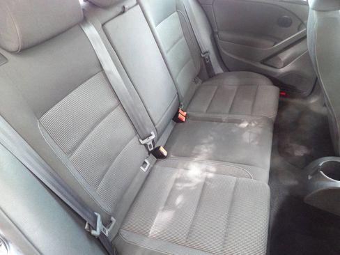 Used 2011 Volkswagen Golf 4-Door image 22