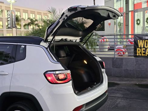 New 2026 Jeep Compass Limited image 8