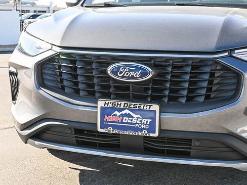 Used 2023 Ford Escape Active image 5
