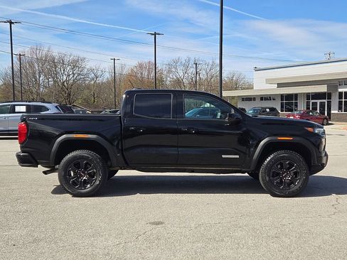 Used 2024 GMC Canyon Elevation w/ Elevation Premium Package image 7