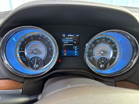 Used 2013 Chrysler 300 C Luxury Series w/ Harman Kardon Audio Group image 21