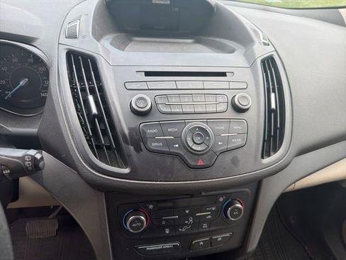 Used 2017 Ford Escape SE FWD image 6