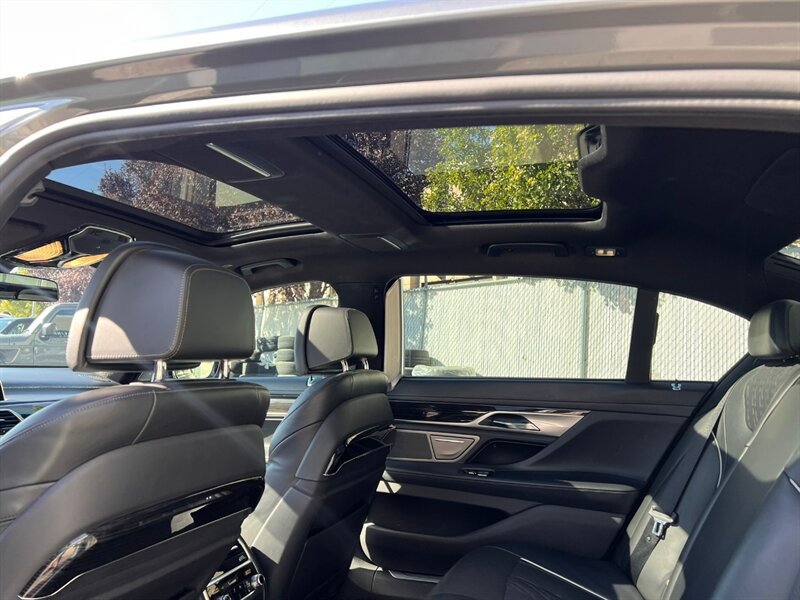 Used 2016 BMW 750i xDrive AWD/4WD image 24