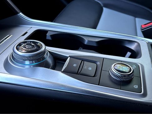 Used 2023 Ford Explorer XLT w/ Equipment Group 202A image 18