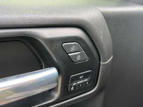 Used 2021 GMC Sierra 1500 SLT image 11