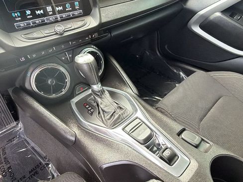 Used 2016 Chevrolet Camaro SS RWD image 21