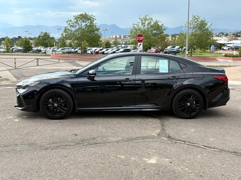 Used 2025 Toyota Camry SE image 5