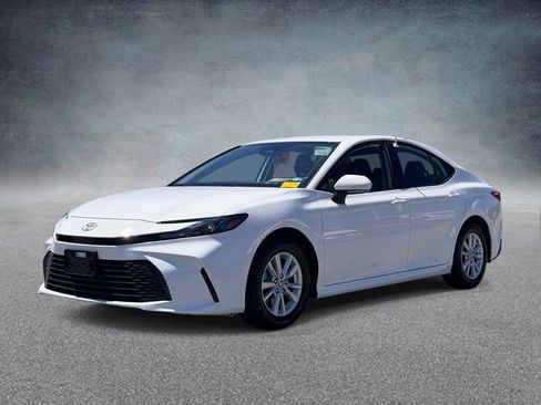 Used 2026 Toyota Camry LE FWD image 5