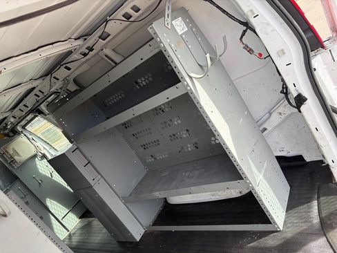 Used 2013 Chevrolet Express 2500 RWD image 20