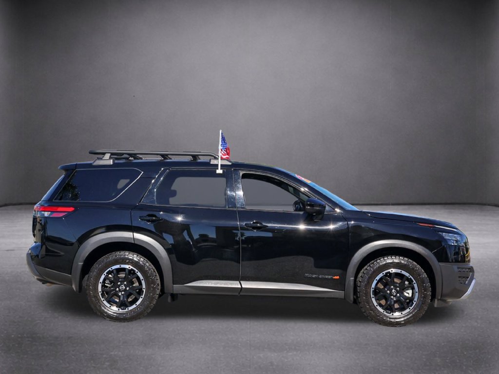 Used 2025 Nissan Pathfinder Rock Creek AWD/4WD image 3