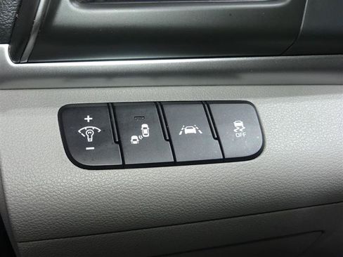 Used 2020 Hyundai Elantra Value Edition FWD image 29