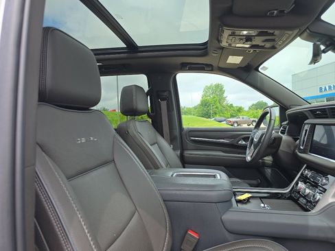 Used 2021 GMC Yukon Denali w/ Denali Premium Package AWD/4WD image 14