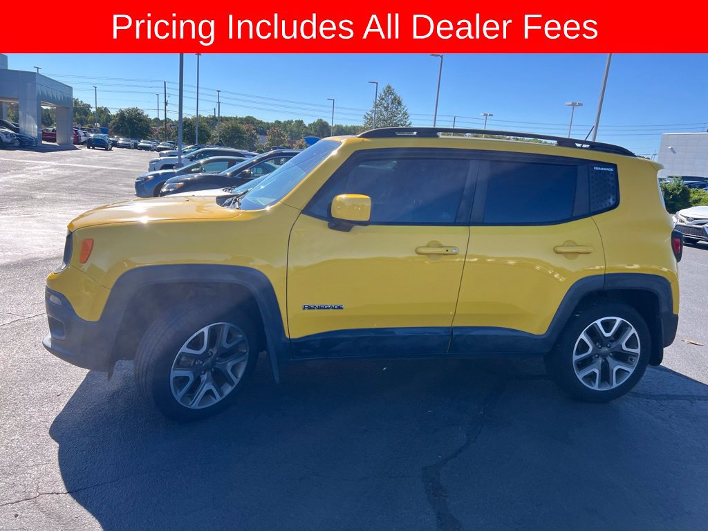 Used 2017 Jeep Renegade Latitude w/ Cold Weather Group AWD/4WD image 4