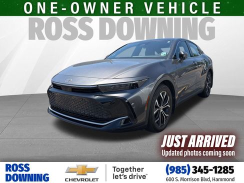 Used 2024 Toyota Crown Limited image 1