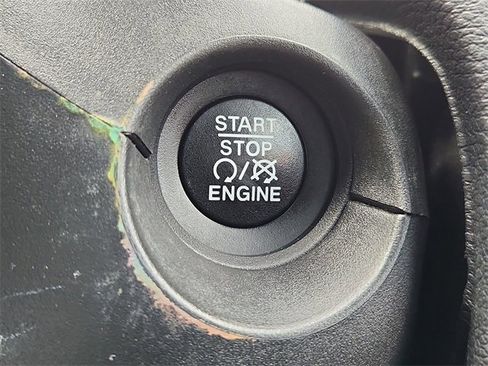 Used 2020 Jeep Compass Limited image 16