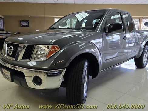 Used 2007 Nissan Frontier SE w/ SE Value Truck Pkg RWD image 2