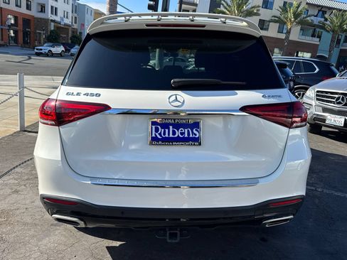 Used 2021 Mercedes-Benz GLE 450 4MATIC w/ AMG Line Exterior image 9