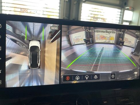 Used 2024 Nissan Rogue SL w/ SL Premium Package image 13