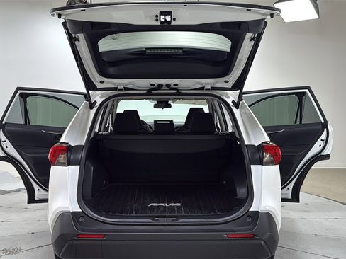 Certified 2025 Toyota RAV4 LE image 16