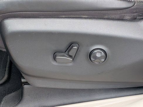 Used 2022 Chrysler Pacifica Limited AWD/4WD image 27