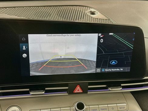 Used 2025 Hyundai Elantra Limited FWD image 23