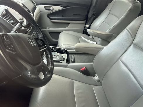 Used 2020 Honda Pilot Touring image 10
