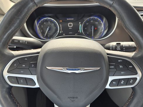 Used 2017 Chrysler Pacifica Touring-L Plus w/ Advanced Safetytec Group image 25